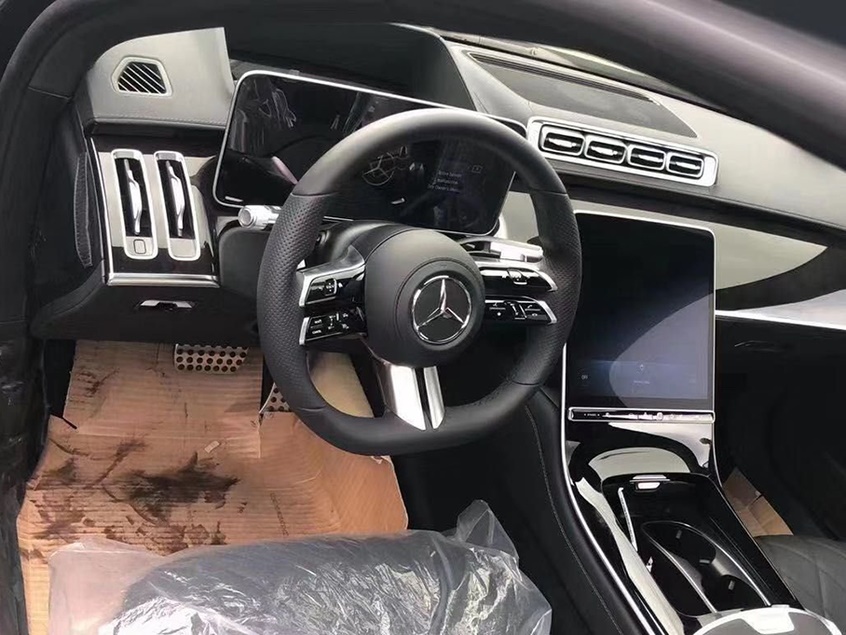 新一代奔馳S級國內(nèi)實(shí)車照