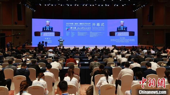 中共山東省委書記劉家義致辭。　梁犇 攝