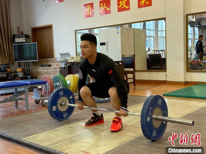 石智勇訓(xùn)練場景。　林波 攝