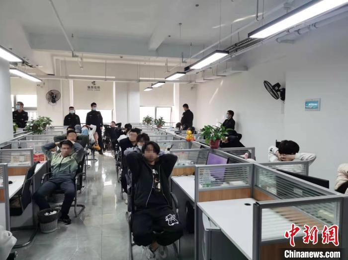 抓捕現(xiàn)場?！￠L沙市公安局供圖