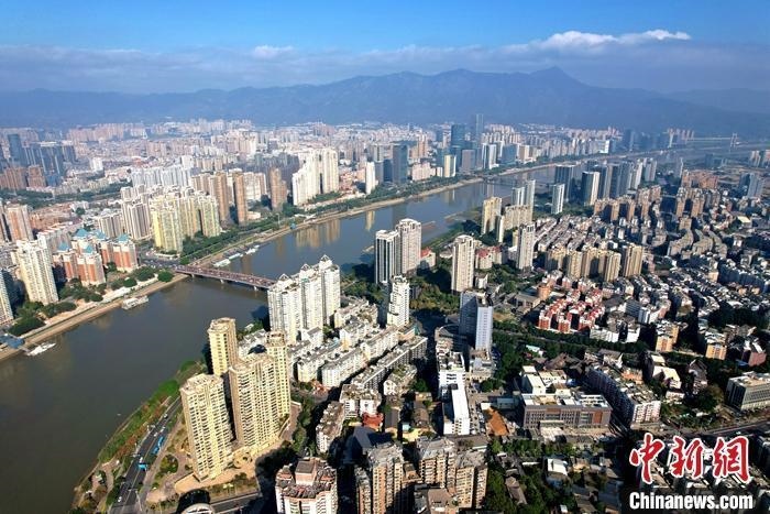 資料圖：城市高樓林立。 <a target='_blank' href='/'>中新社</a>記者 王東明 攝