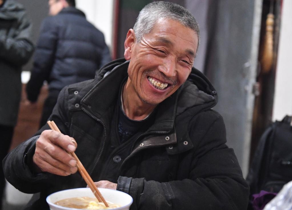 1月26日，山西省汾西縣段村村民蔡文明談起見到總書記的心情，激動又開心。新華社記者 柴婷 攝