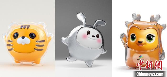 設(shè)計團(tuán)隊曾嘗試在冰殼之下更換成老虎、兔子或麋鹿等形象。(資料圖) 劉平云供圖