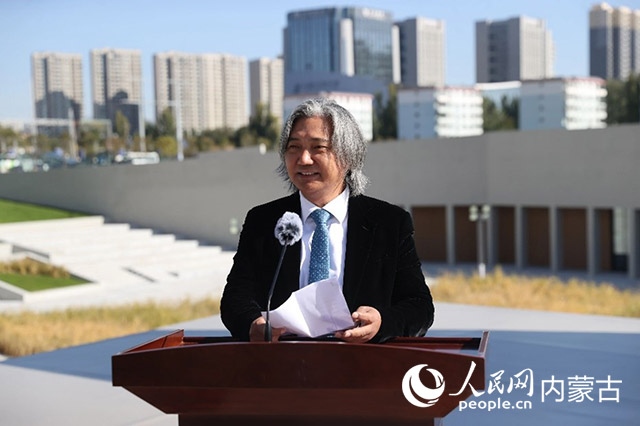 全國(guó)政協(xié)副秘書長(zhǎng)、民盟中央專職副主席、中國(guó)美術(shù)館館長(zhǎng)、中國(guó)城市雕塑家協(xié)會(huì)主席吳為山開(kāi)幕致辭。王劭凱攝