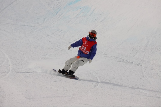 1708081387121797.png “十四冬”單板滑雪U型場地技巧公開組預(yù)賽超燃完賽76.png