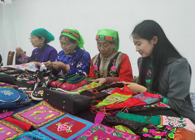 1752024530135377.jpg 右旗1.jpg