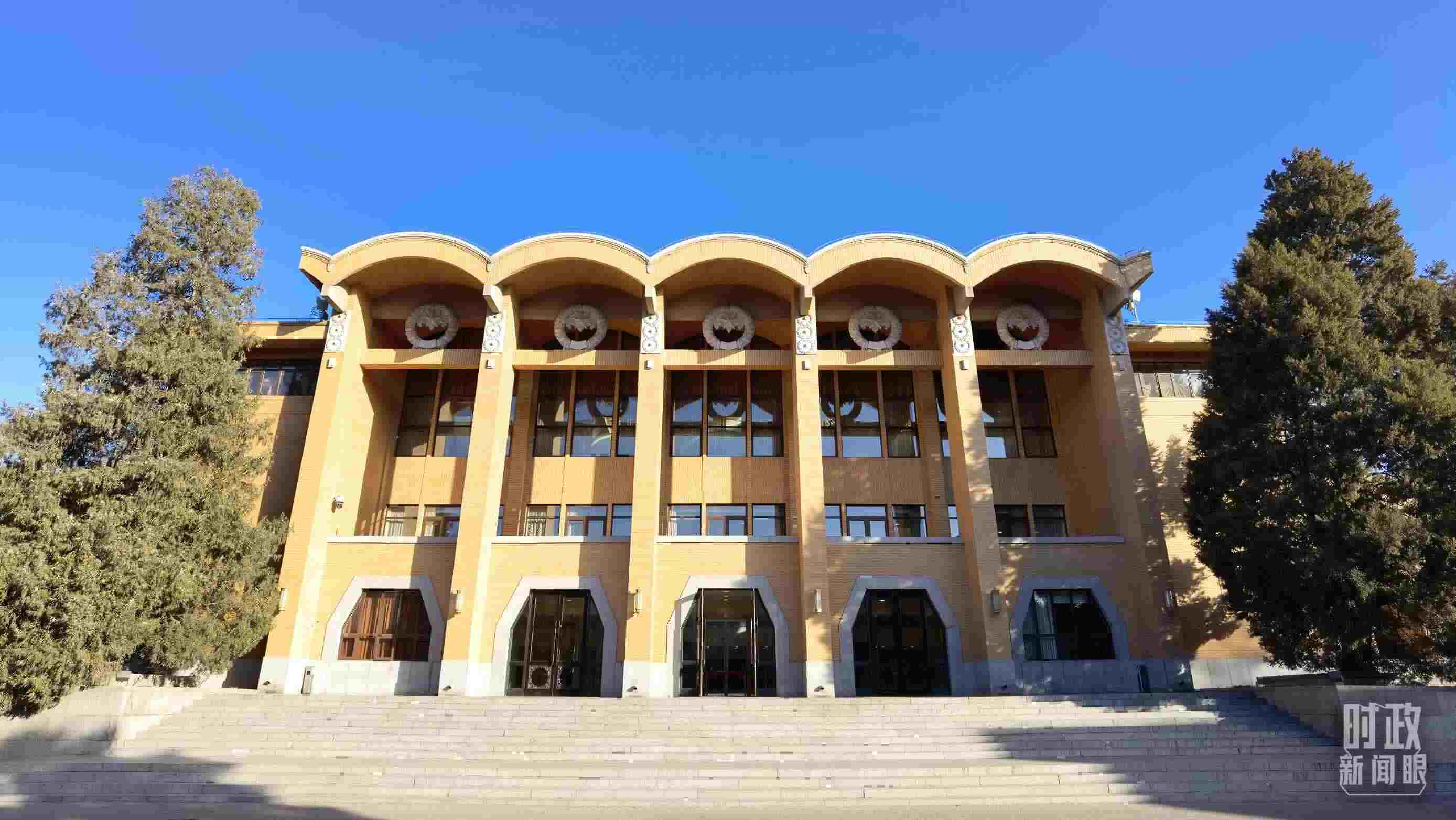 △2023年3月1日，中央黨校建校90周年慶祝大會(huì)在這里舉行。（總臺(tái)央視記者石丞拍攝）