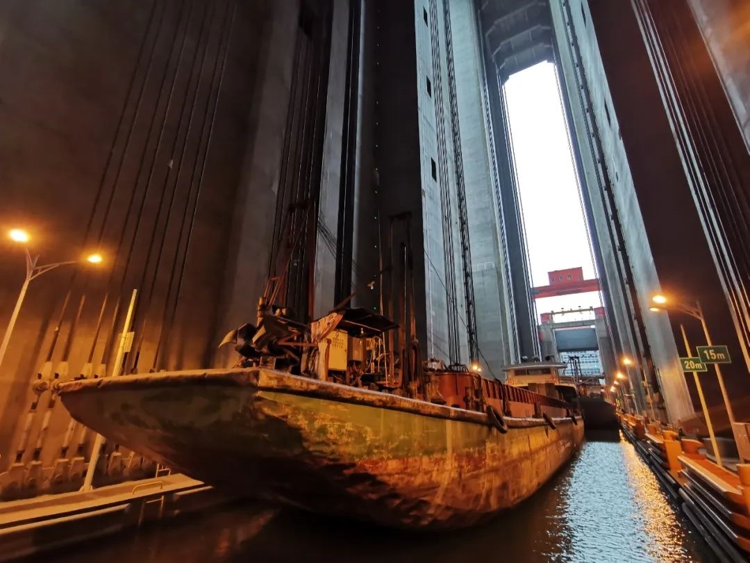 向家壩升船機船廂。鄭慶攝