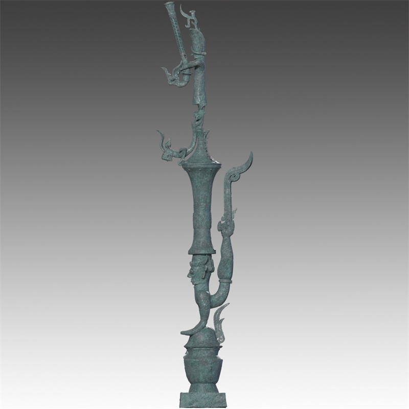 銅罍座倒立鳥足頂尊神像。四川省文物考古研究院供圖