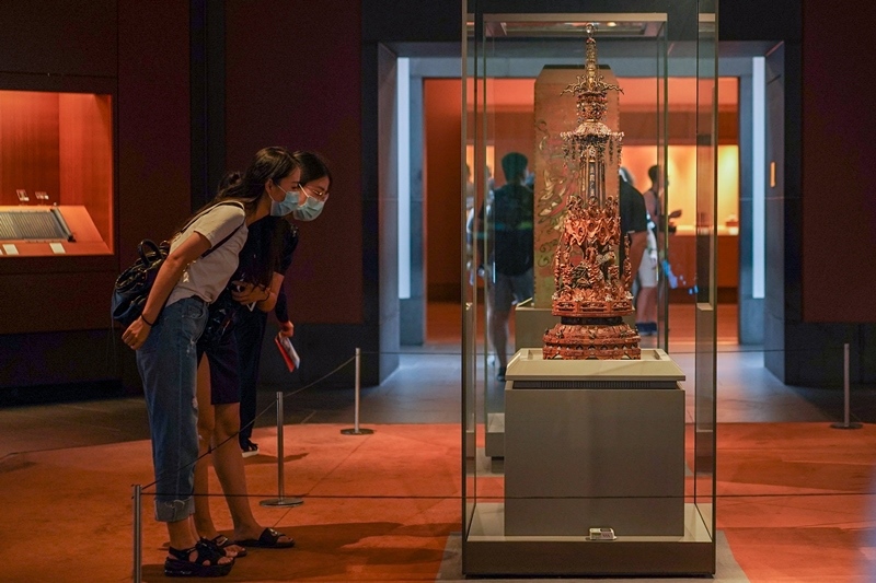 2020年7月24日，觀眾在蘇州博物館內(nèi)參觀。