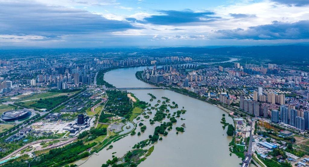 陜西省漢中市漢江兩岸景色。新華社發(fā)（李偉 攝）