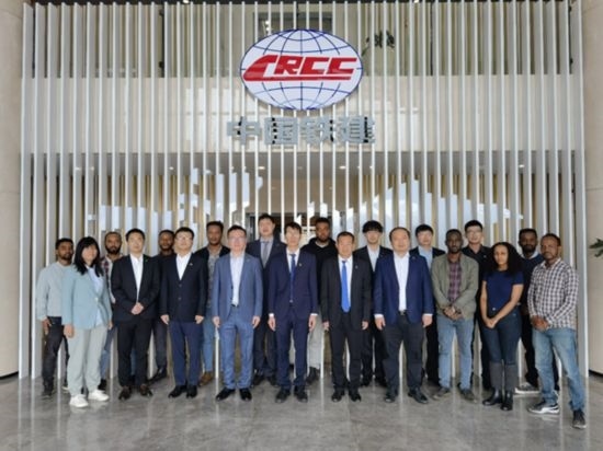 中國土木福州設(shè)計院埃塞分院團隊合影。受訪對象供圖