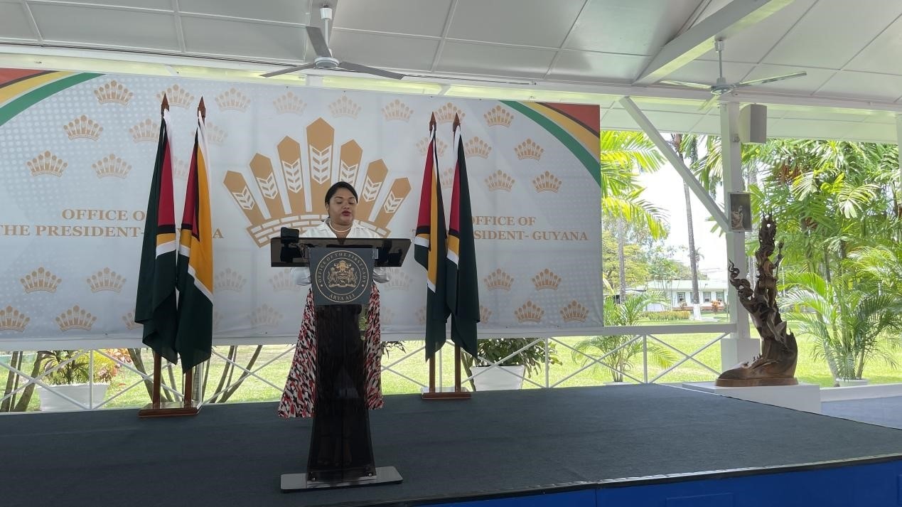 圭亞那第一夫人阿爾雅·阿里發(fā)表致辭。第18期援圭亞那醫(yī)療隊(duì)供圖