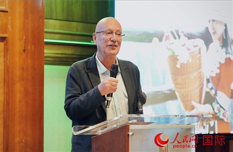 旅?作家魯珀特·帕克分享張家界旅行照片。人民網(wǎng) 郭錦標(biāo)攝