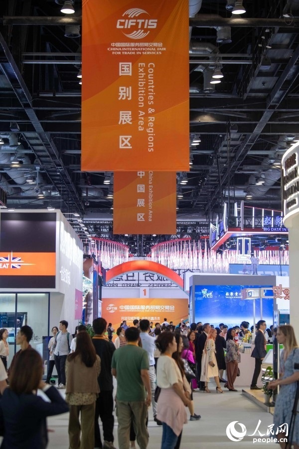 9月2日，服貿(mào)會國別展區(qū)，人流如潮。人民網(wǎng)記者 翁奇羽攝