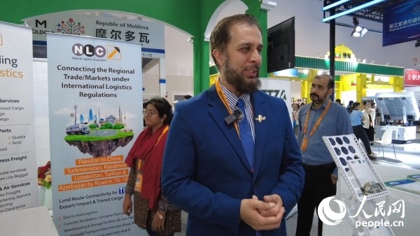 9月2日，巴基斯坦駐華使館商務(wù)參贊古拉姆·卡迪爾接受人民網(wǎng)記者采訪。人民網(wǎng)記者 趙雯博攝