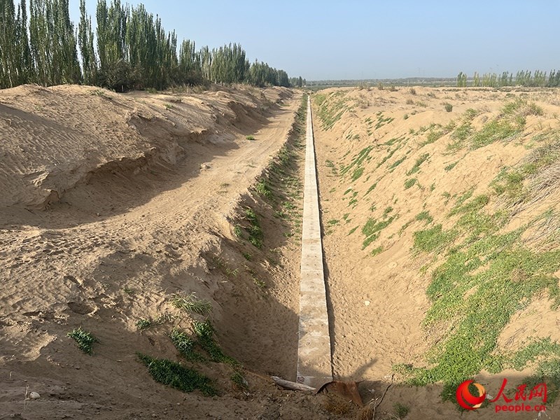 斗渠改造后，大大提高了輸水效率。人民網(wǎng)記者 常雪梅攝