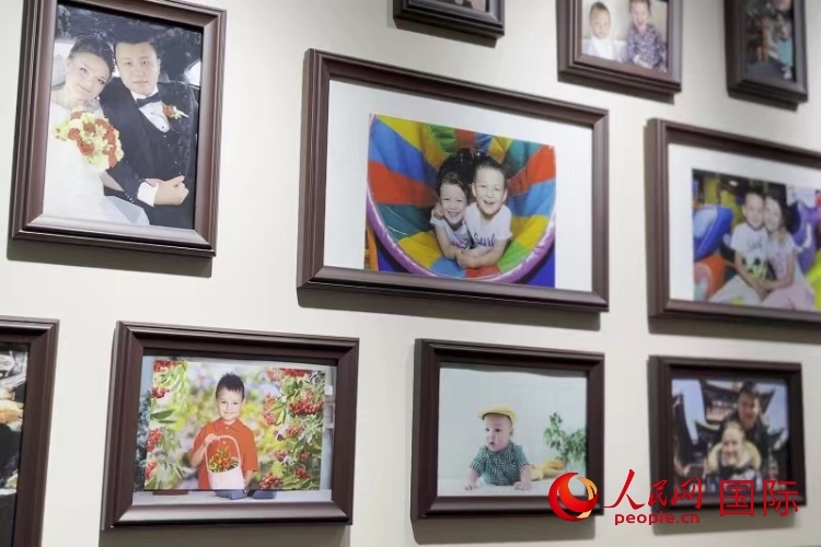 照片墻記錄每個幸福的瞬間。 人民網(wǎng) 皇甫萬里攝