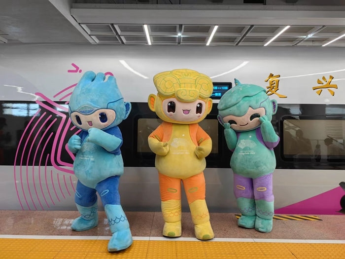 復(fù)興號亞運(yùn)智能動車組列車車廂。上海鐵路局融媒體中心供圖