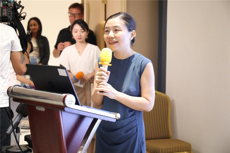 圖為吉布提孔子學(xué)院鄒燕舞院長為表彰儀式致辭。吉布提孔子學(xué)院供圖