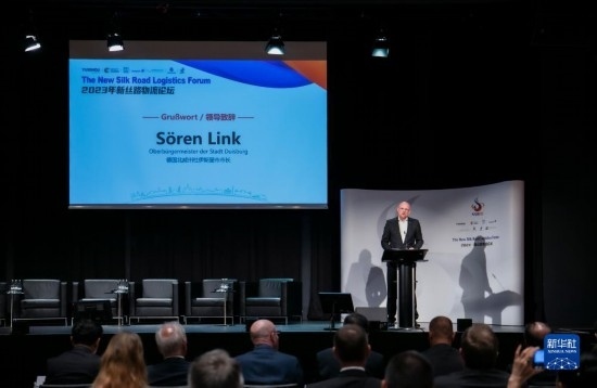 9月21日，在德國杜伊斯堡，杜伊斯堡市市長澤倫·林克出席2023新絲路物流論壇并致辭。新華社記者 張帆 攝