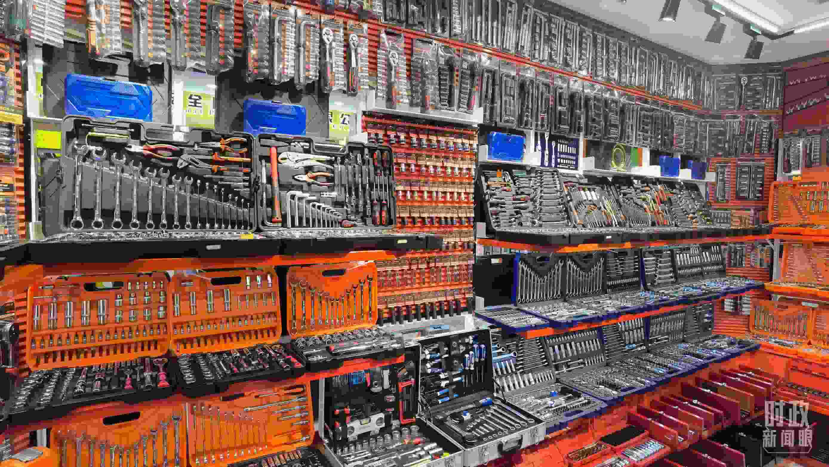 △義烏國際商貿城內的一家五金店，貨品豐富。（總臺央視記者石丞拍攝）