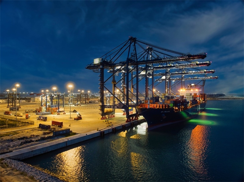 萊基港實行7×24小時裝卸作業(yè)機(jī)制。受訪者供圖
