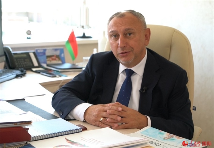 中白工業(yè)園管委會主任亞歷山大·亞羅申科接受人民網(wǎng)記者采訪。人民網(wǎng) 皇甫萬里攝