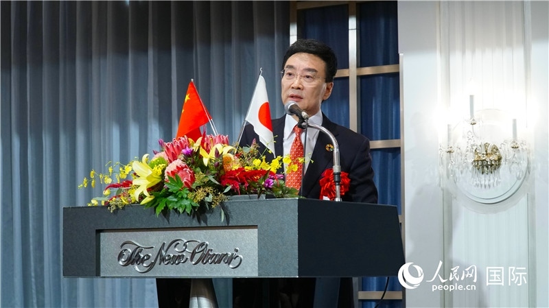 在日中國企業(yè)協(xié)會(huì)會(huì)長王家馴致祝酒詞。人民網(wǎng) 蔣曉辰攝