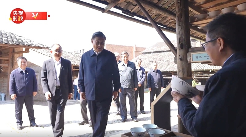 2023年10月11日，習(xí)近平在江西景德鎮(zhèn)考察。（視頻截圖）