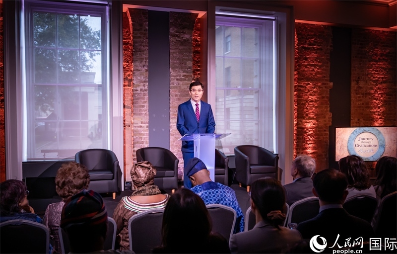 中國駐英國使館臨時代辦楊曉光致辭。人民網(wǎng) 郭錦標攝