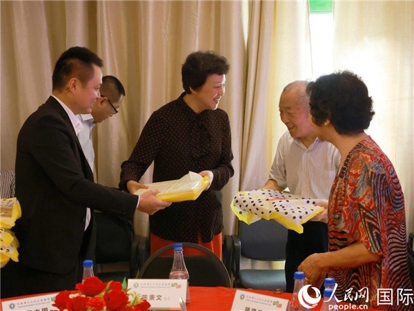 當(dāng)?shù)貢r間10月23日，國務(wù)院僑務(wù)辦公室主任陳旭在巴西華人文化交流協(xié)會會館出席里約僑界舉辦的重陽節(jié)敬老聯(lián)歡活動。人民網(wǎng)記者 陳海琪攝