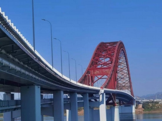 清水塘大橋側(cè)面。本報(bào)記者 常雯宜攝