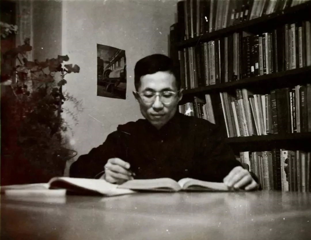 青年時期的秦裕琨。哈爾濱工業(yè)大學供圖