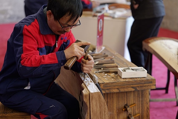 蘭考古箏制作展示。中央音樂學院供圖