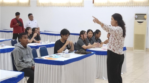 巴陵康孔子學院外方院長普拉巴介紹孔子學院情況。主辦方供圖
