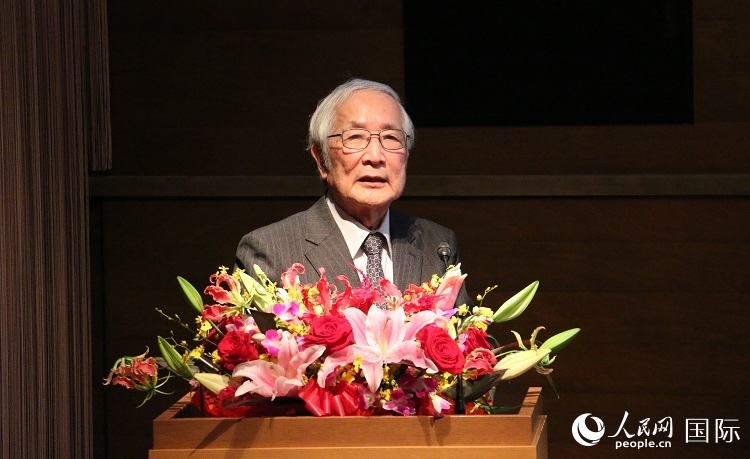 日中科學(xué)技術(shù)交流協(xié)會(huì)會(huì)長山脅道夫致辭。人民網(wǎng) 許可攝