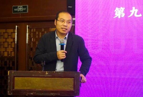 清華大學(xué)社會科學(xué)學(xué)院副院長、政治學(xué)系長聘教授孟天廣在研討會上總結(jié)發(fā)言。主辦方供圖