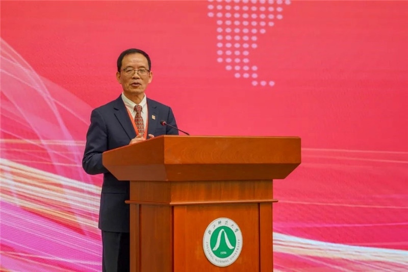 國務院學位委員會區(qū)域國別學學科評議組秘書長、浙江師范大學非洲研究院（非洲區(qū)域國別學院）院長劉鴻武致辭。主辦方供圖