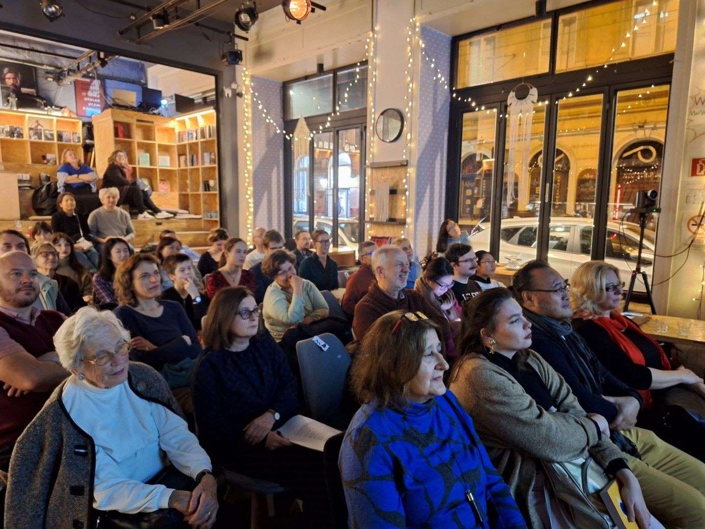 活動吸引了40余位當?shù)厥忻駞⑴c。摩爾多瓦尼·巴爾納巴斯攝