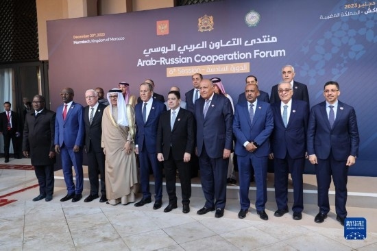 12月20日，與會代表在摩洛哥南部城市馬拉喀什舉行的第六屆阿拉伯-俄羅斯合作論壇上合影。新華社記者霍晶攝