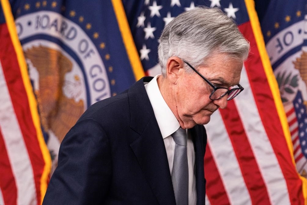 11月1日，美國聯(lián)邦儲備委員會主席鮑威爾在華盛頓出席記者會。新華社發(fā)（亞倫攝）