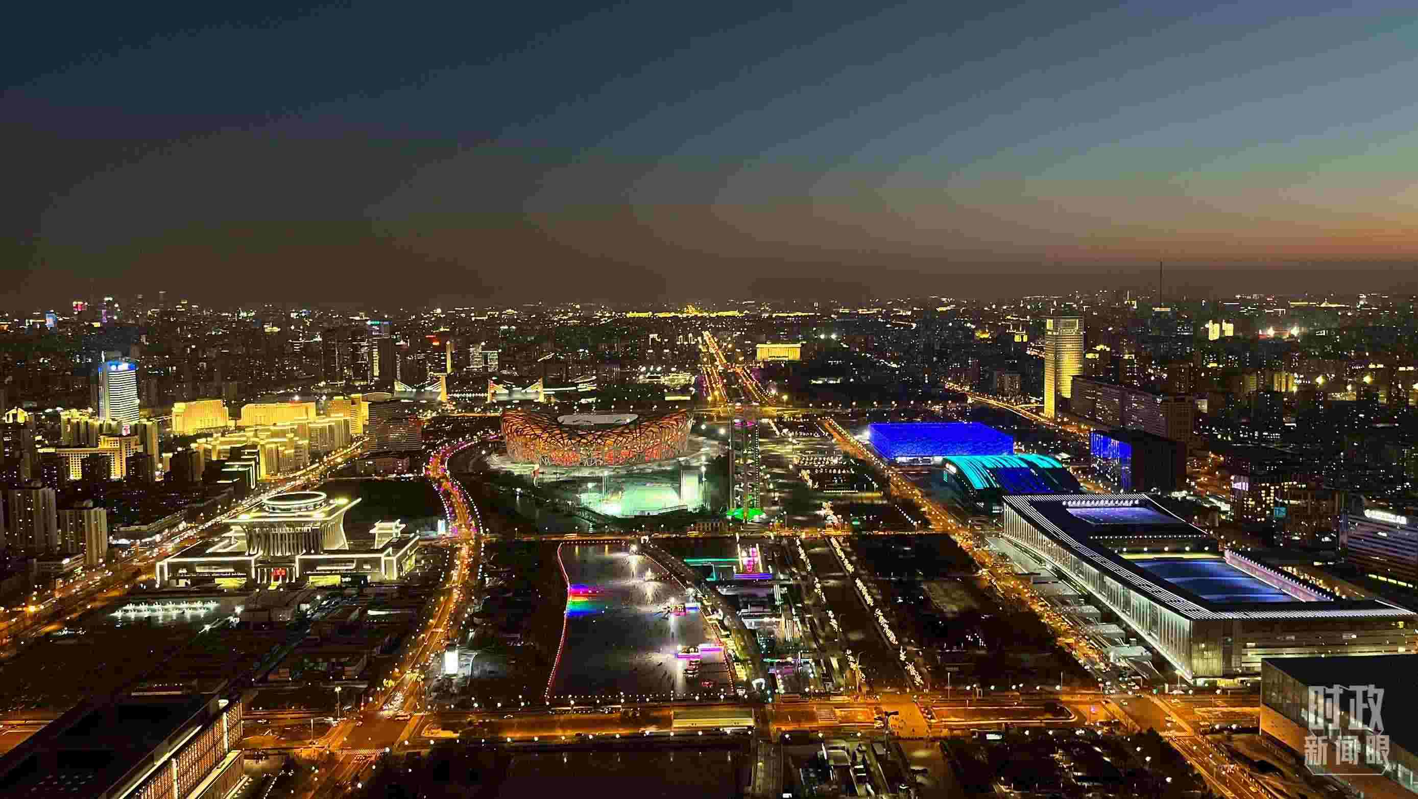 △2023年12月31日，從北京奧林匹克塔俯拍北京城區(qū)。（總臺(tái)央視記者金雨秋拍攝）