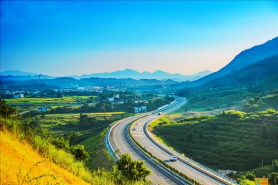 農(nóng)村公路讓老百姓出行變得更便捷。受訪方供圖