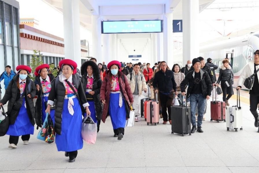 麗香鐵路開(kāi)通滿月，累計(jì)發(fā)送旅客超18萬(wàn)人次。受訪方供圖