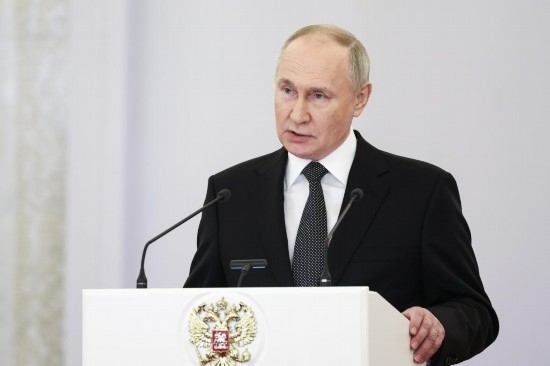 2023年12月8日，俄羅斯總統(tǒng)普京在莫斯科克里姆林宮出席“祖國英雄日”慶祝儀式。新華社/塔斯社