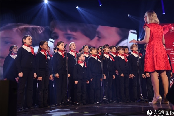 法國寶麗聲童聲合唱團(tuán)演唱《假如我去中國》。人民網(wǎng)記者 尚凱元攝