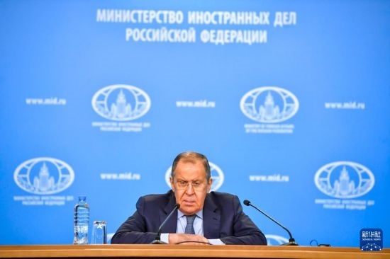 1月18日，在俄羅斯首都莫斯科，俄羅斯外長拉夫羅夫回答記者提問。新華社發(fā)（亞歷山大攝）