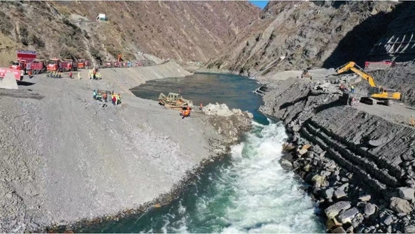卡拉水電站實(shí)現(xiàn)大江截流。受訪者供圖