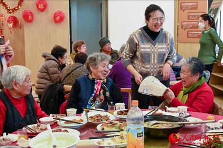 活動準備了抽獎環(huán)節(jié)。人民網(wǎng)記者 葉賓得攝